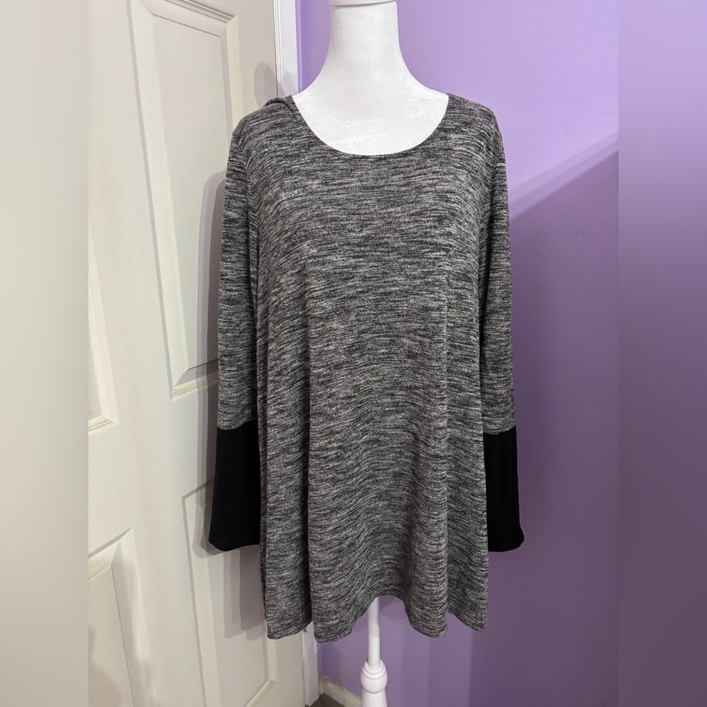 Gap Grey and Black Blouse